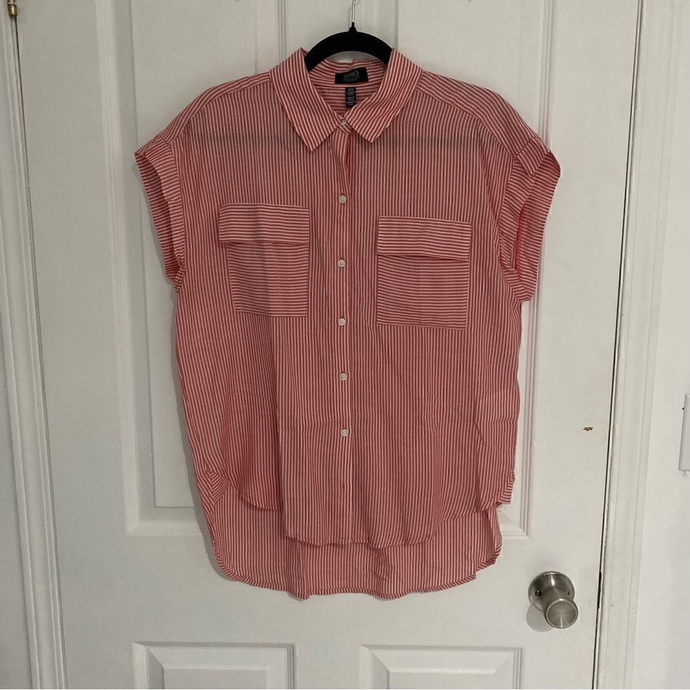 Jones New York Signature Red White Striped Button Down Shirt Short Sleeve Medium